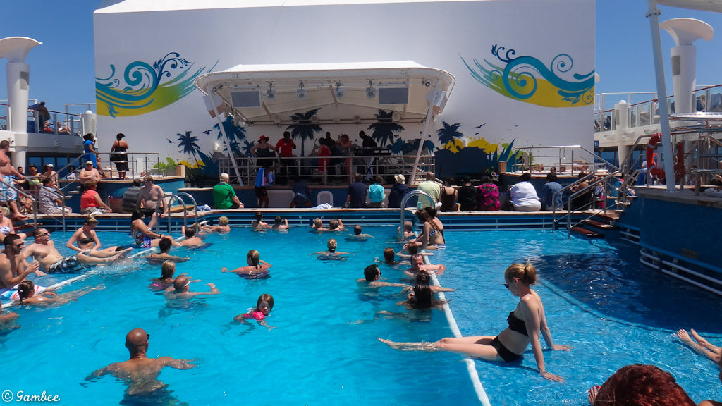 norwegian breakaway pool